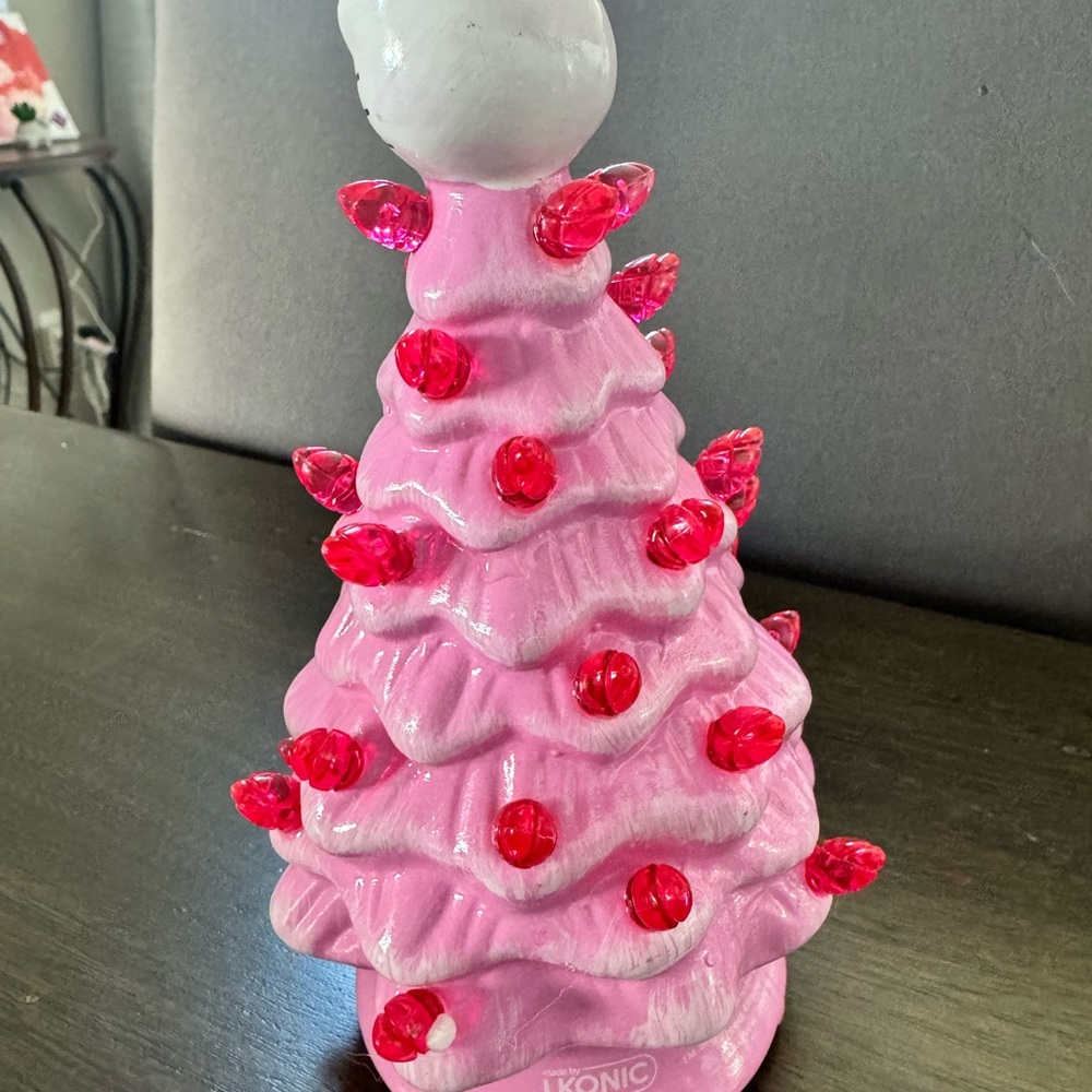 Hello Kitty Light up Tree - Picture 3 of 8